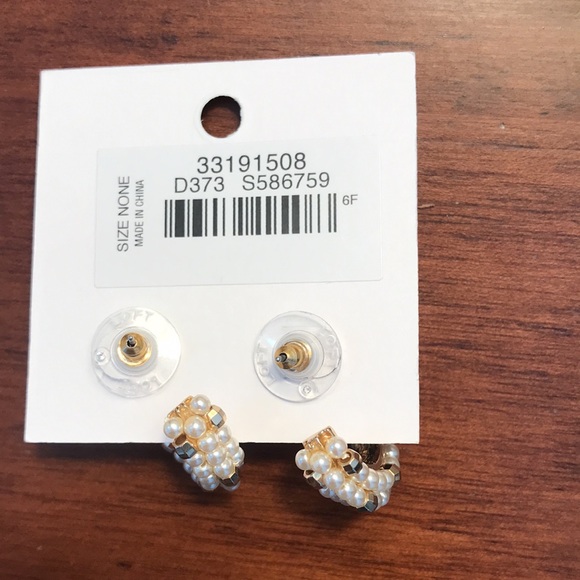 Hoop Earings - Picture 2 of 5